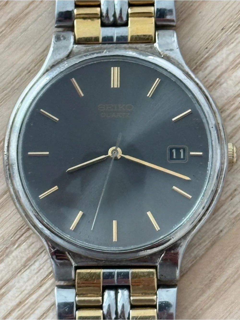 Seiko Vintage Watch Two-Tone Bracelet Case Gray Dial Date Window New Crystal